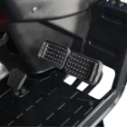Traktor Solis S26 6+2 - Pedále detail
